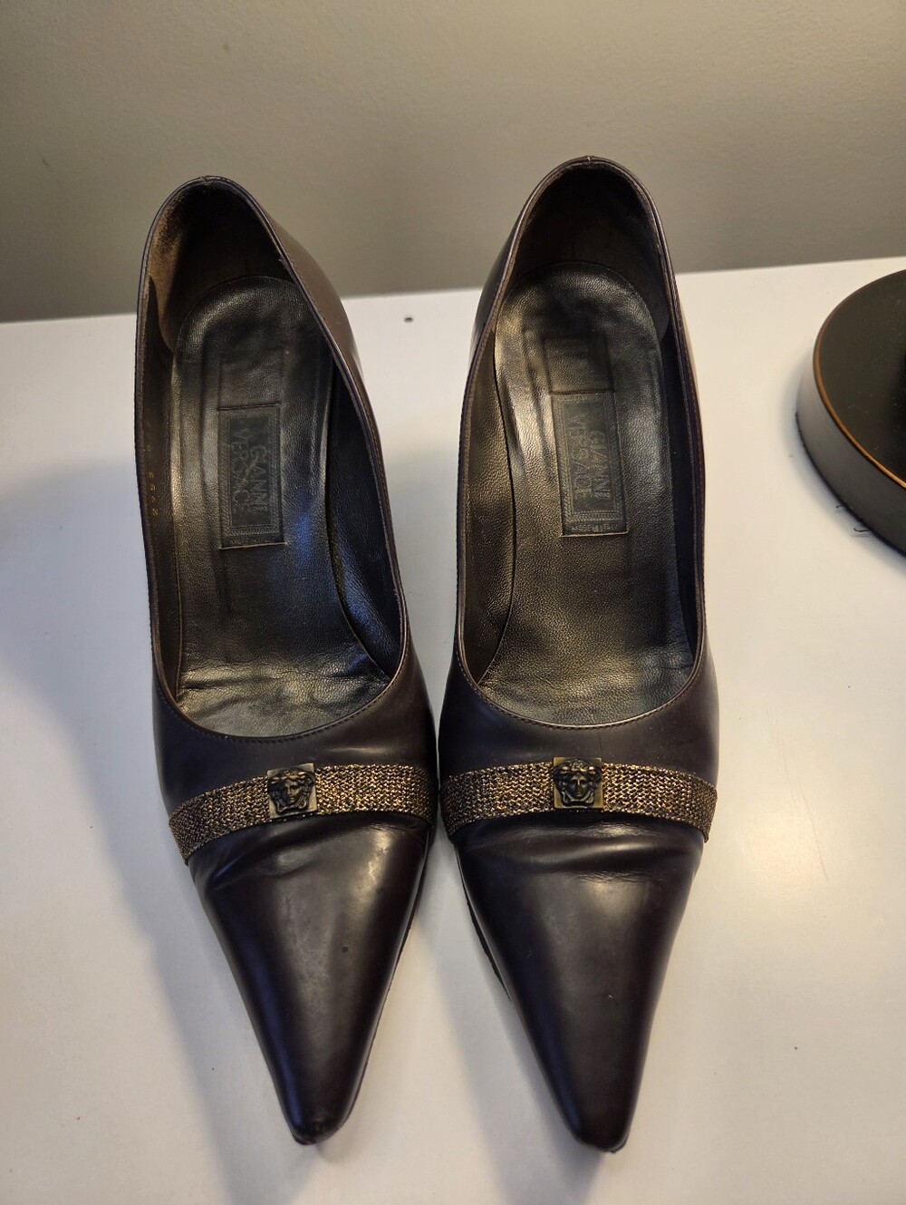 vintage Gianni Versace leather pumps in a dark brown color 37 1/2